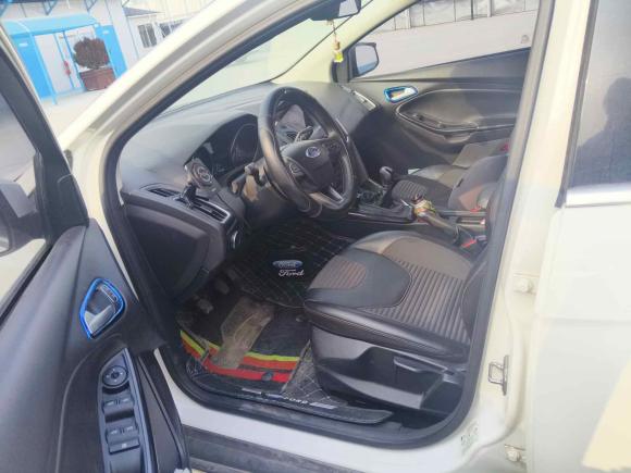 [青岛·鲁B] 二手福特福克斯2018款 三厢经典 1.6L 手动风尚型智行版