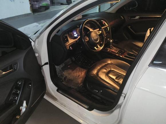 [武汉·鄂A] 二手奥迪奥迪A4L2015款 35 TFSI 自动舒适型