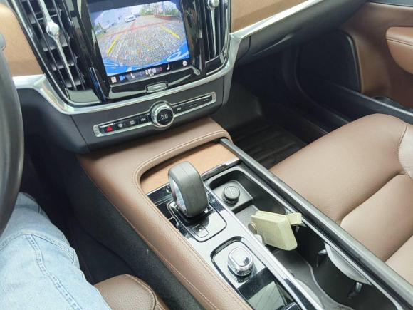 [苏州·苏U] 二手沃尔沃沃尔沃S902022款 B5 智逸豪华版