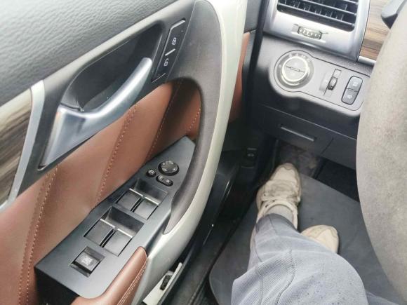 [广州·粤A] 二手哈弗哈弗H92017款 2.0T 汽油四驱尊贵型 7座