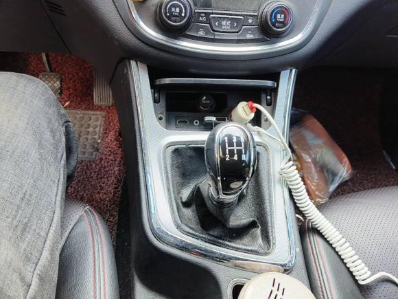 [上海·沪G] 二手宝骏宝骏5602015款 1.8L 手动豪华型