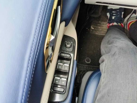 [金华·浙G] 二手福田大将军G92021款 2.5T装甲大将军手动两驱休闲版尊享型长箱JE4D25Q6A