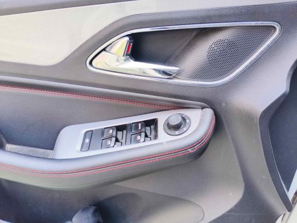 [上海·沪G] 二手宝骏宝骏5602015款 1.8L 手动豪华型