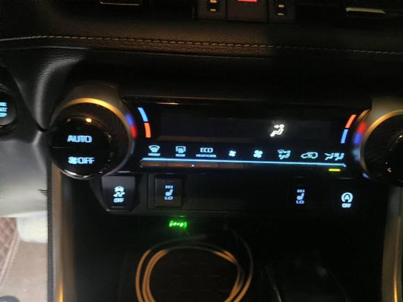 [成都·川A] 二手丰田RAV4荣放2020款 2.0L CVT两驱尊贵版