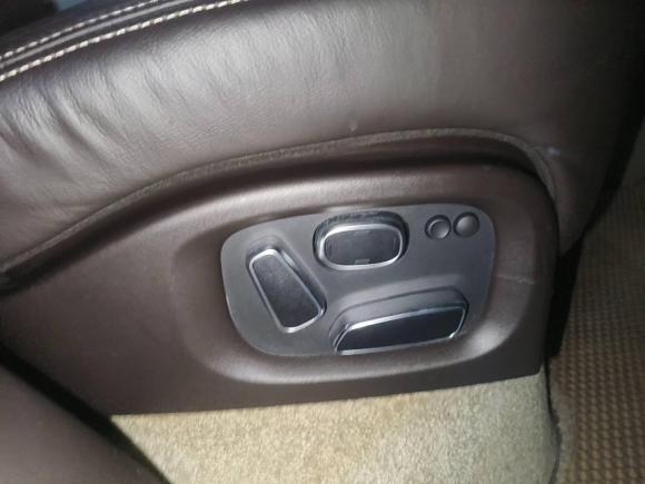 [上海·沪A] 二手路虎揽胜2013款 5.0 SC V8 AB 尊崇创世版