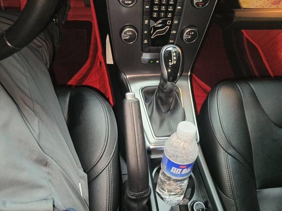 [苏州·苏E] 二手沃尔沃沃尔沃V402016款 T3 智逸版