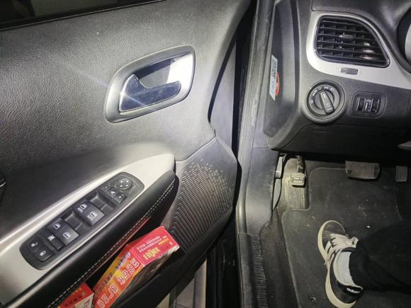 [武汉·鄂A] 二手道奇酷威2013款 2.4L 两驱尊尚版