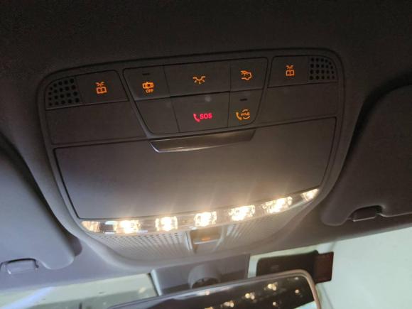 [深圳·粤B] 二手奔驰奔驰C级2020款 C 260 L 运动版