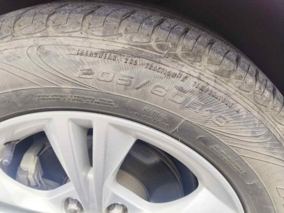 [武汉·鄂W] 二手福特福克斯2012款 三厢 1.6L 手动风尚型