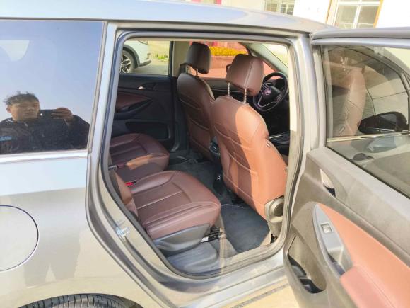 [上海·沪A] 二手别克别克GL62018款 18T 6座尊贵型