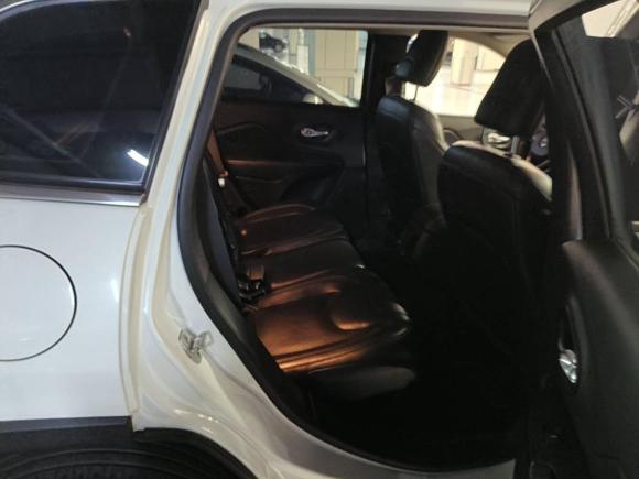 [上海·皖A] 二手Jeep自由光2014款 2.4L 都市版