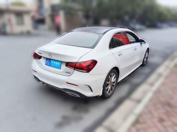 [上海·沪D] 二手奔驰奔驰A级2020款 A 200 L 运动轿车