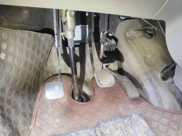 [宁波·浙B] 二手大通新途V802016款 2.5T 手动傲运通国V长轴中顶7座
