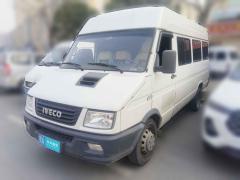 [武汉·鄂A] 依维柯依维柯得意2021款 2.5T A40 M1客车5-9座长轴中顶双胎侧拉门