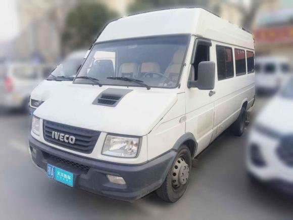 [武汉·鄂A] 二手依维柯依维柯得意2021款 2.5T A40 M1客车5-9座长轴中顶双胎侧拉门