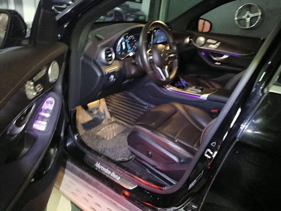 [广州·粤A] 二手奔驰奔驰GLC2020款 改款 GLC 300 L 4MATIC 动感型