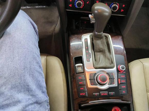 [上海·沪H] 二手奥迪奥迪A6L2009款 2.4L 舒适型