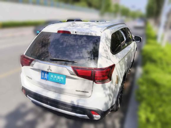 [济南·鲁A] 二手三菱欧蓝德2017款 2.0L 两驱荣耀版 5座