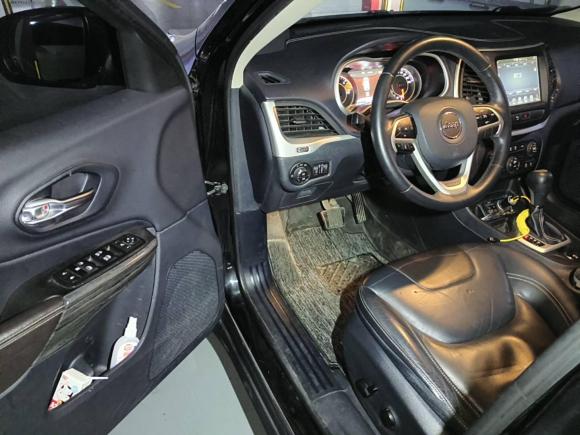 [苏州·苏E] 二手Jeep自由光2017款 2.4L 领先智能版