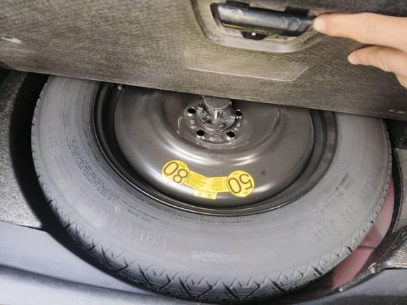 [成都·川A] 二手路虎揽胜极光2014款 2.0T 5门耀动版