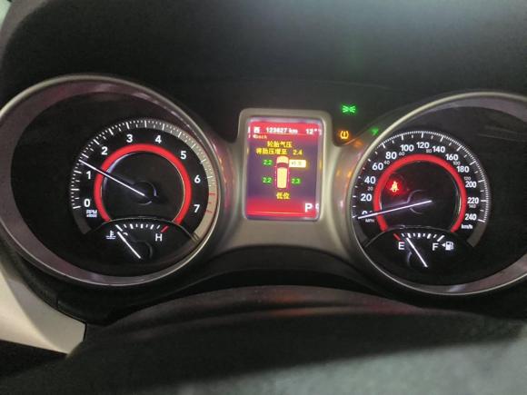 [上海·沪D] 二手道奇酷威2013款 2.4L 两驱尊尚版