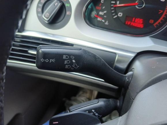 [广州·粤W] 二手奥迪奥迪A6L2011款 2.0 TFSI 自动标准型