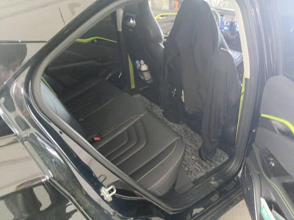 [上海·沪A] 二手哪吒汽车哪吒U2023款 哪吒U-Ⅱ 500 U秀版 磷酸铁锂