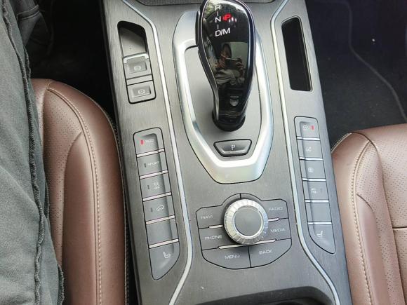 [广州·粤A] 二手魏牌魏牌 VV62021款 2.0T 两驱智享+