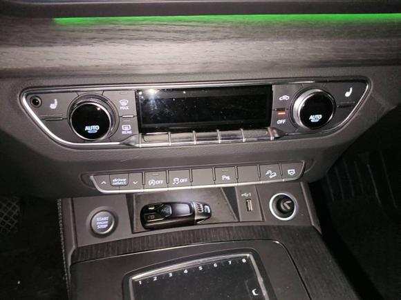 [武汉·鄂A] 二手奥迪奥迪Q5L2020款 改款 40 TFSI 荣享进取型