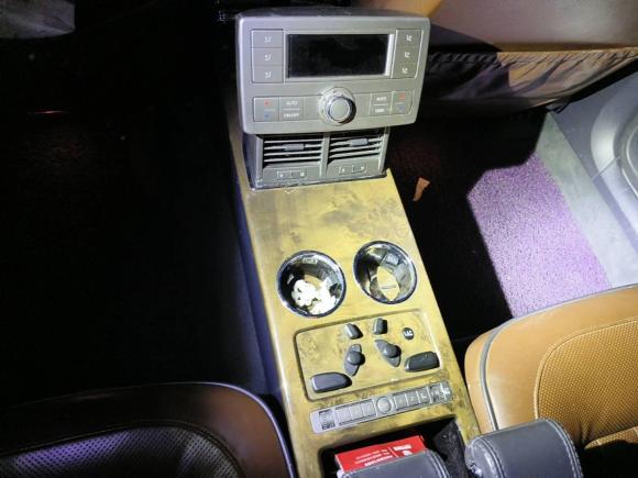 [合肥·皖A] 二手大众辉腾2011款 3.6L V6 4座加长Individual版