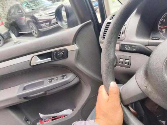 [上海·沪A] 二手大众途安2013款 1.4T 手动风尚版5座