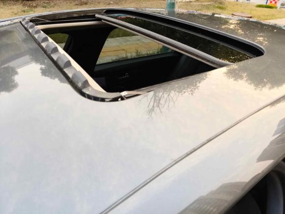 [武汉·鄂A] 二手标致标致5082011款 2.0L 手动经典版