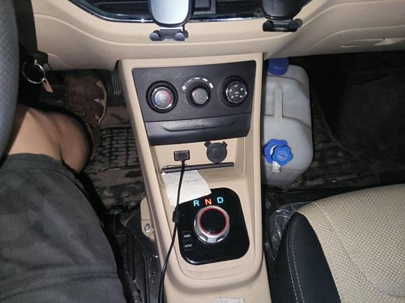 [义乌·浙G] 二手长安跨越跨越星V7 EV2024款 251km 对开门豪华型 6座