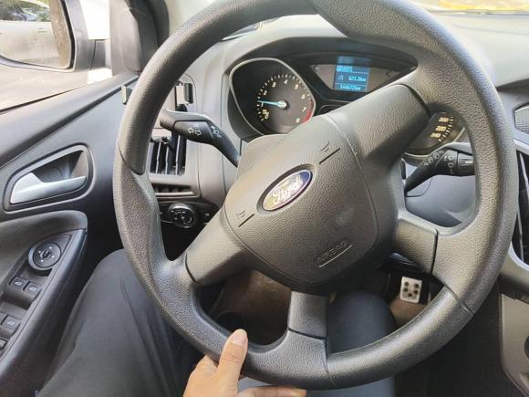 [上海·皖P] 二手福特福克斯2012款 两厢 1.6L 自动舒适型