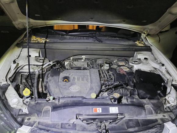 [成都·川A] 二手奔腾奔腾X802015款 2.0L 自动舒适周年纪念型