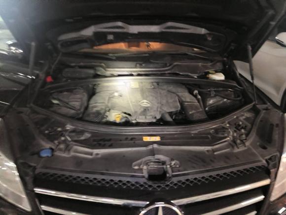 [广州·粤C] 二手奔驰奔驰R级2014款 R 320 4MATIC 豪华型