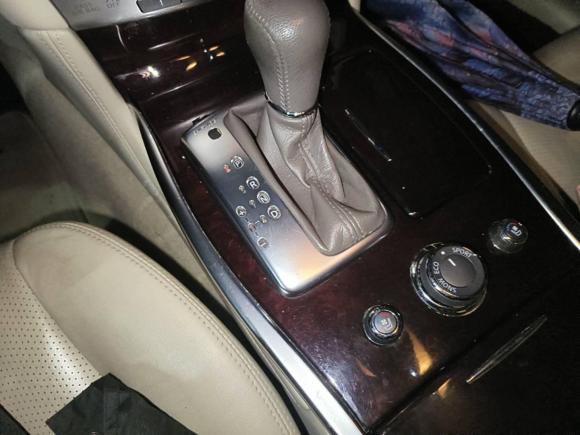 [义乌·浙G] 二手英菲尼迪英菲尼迪Q702013款 Q70L 2.5L 舒适版