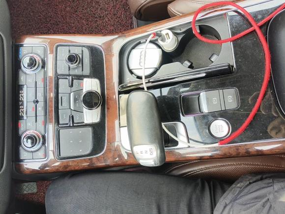 [上海·沪A] 二手奥迪奥迪A82011款 A8L 3.0 TFSI quattro豪华型(213kW)