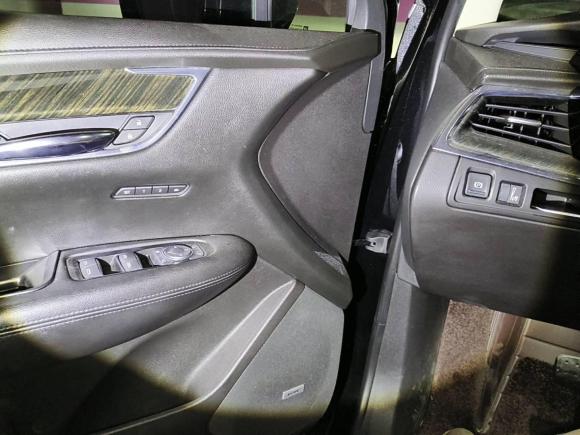 [武汉·鄂E] 二手凯迪拉克凯迪拉克XT52018款 28T 四驱豪华型