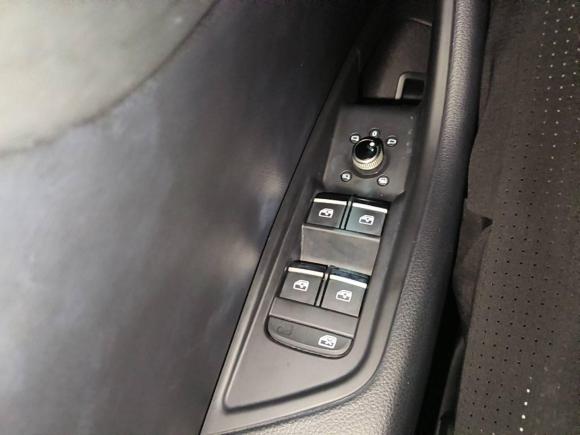 [广州·粤A] 二手奥迪奥迪A4L2019款 40 TFSI 进取型 国VI