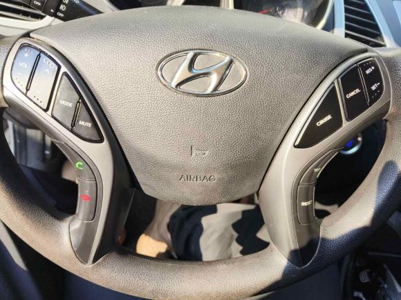 [武汉·鄂A] 二手现代朗动2016款 1.6L 自动尊贵型