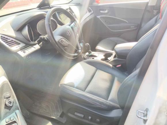 [上海·沪C] 二手现代胜达2013款 2.4L 自动两驱智能型