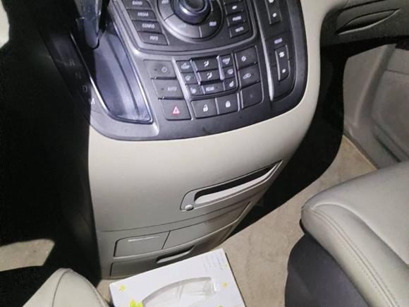 [杭州·浙A] 二手别克别克GL82011款 3.0L GT豪华商务豪雅版