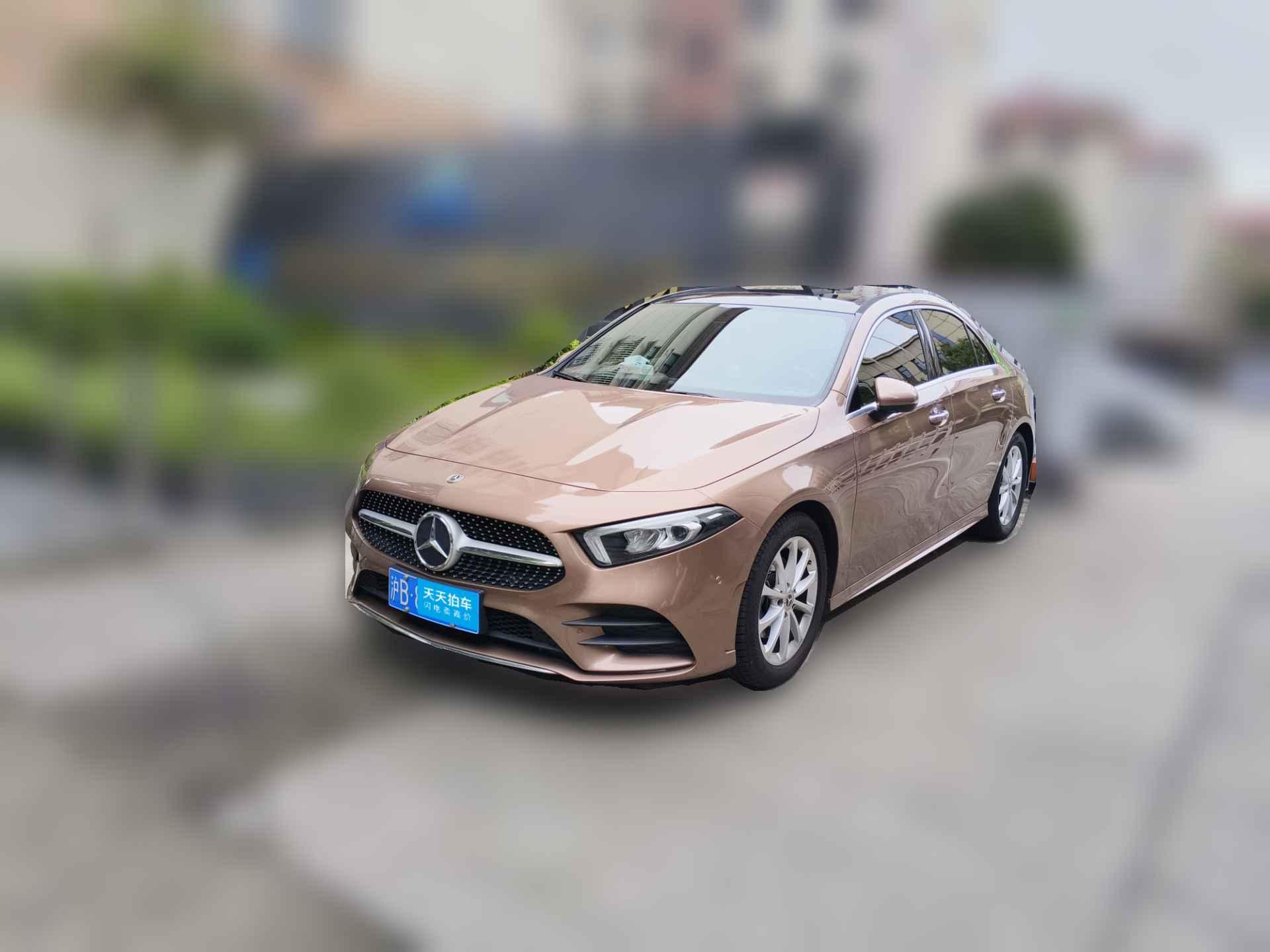 [上海·沪B] 奔驰奔驰A级2020款 A 200 L 运动轿车