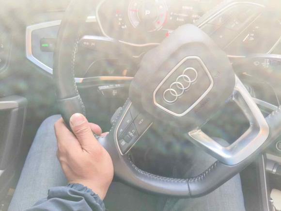 [杭州·浙A] 二手奥迪奥迪Q32022款 35 TFSI 时尚动感型