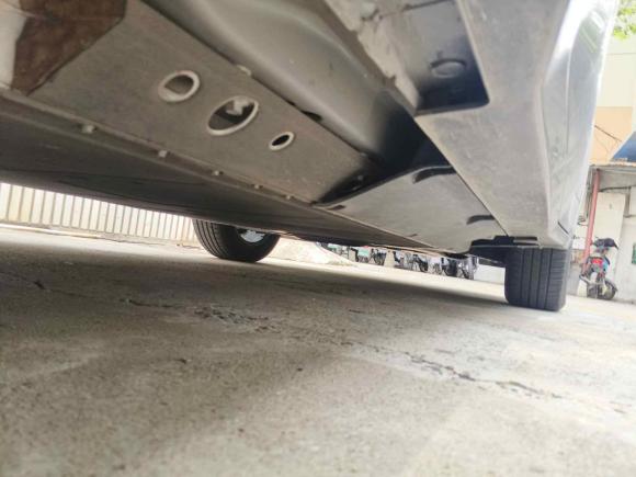 [上海·沪A] 二手哪吒汽车哪吒U2022款 哪吒U-Ⅱ 610 三元锂