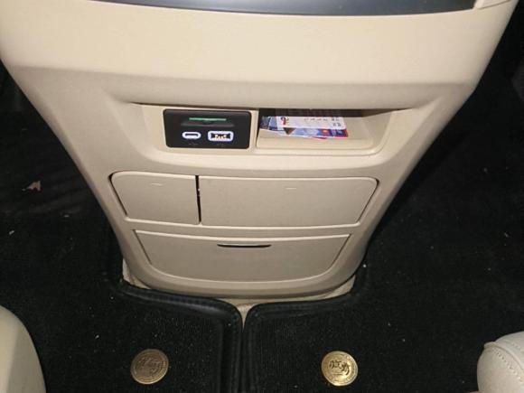 [武汉·鄂A] 二手别克别克GL82023款 陆上公务舱 尊贵型