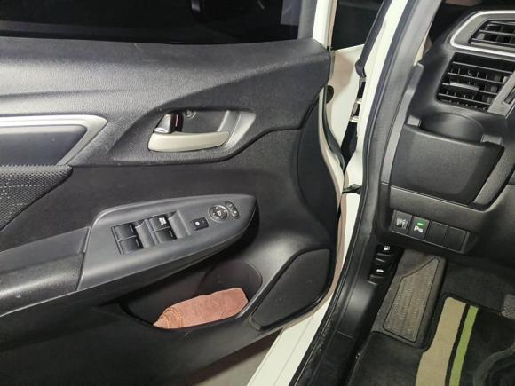 [成都·川A] 二手本田飞度2016款 1.5L SES CVT时尚天窗版