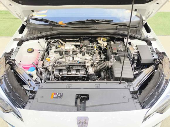 [南京·苏A] 二手荣威荣威i52023款 1.5L 手动舒享版