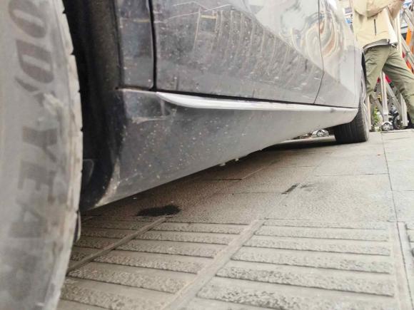 [上海·沪A] 二手奔驰奔驰E级新能源2022款 改款三 E 350 e L 插电式混合动力轿车